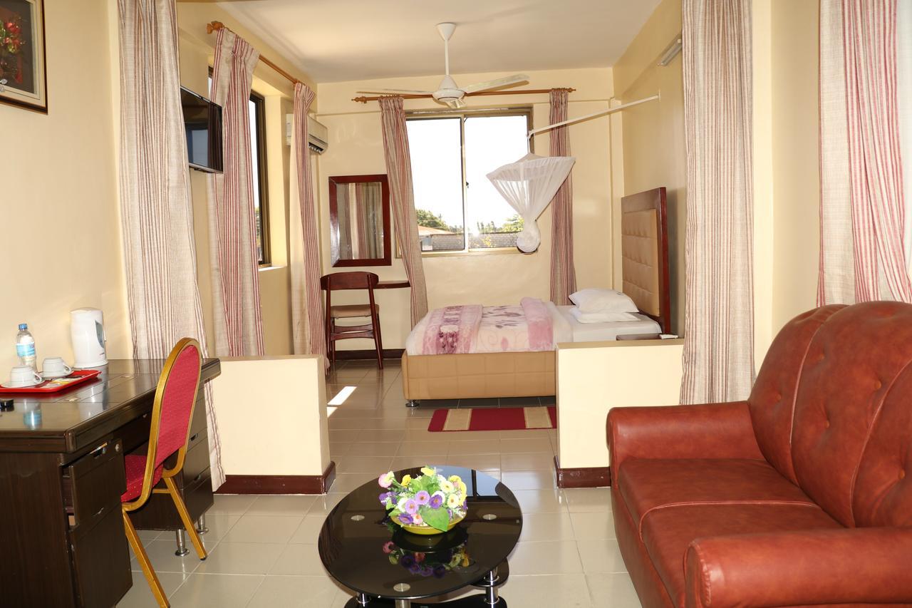 Dolphin Hotel Tanga Exterior photo